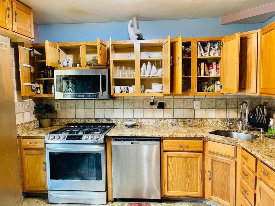 Colorful 3 Bedrooms Twin Home Near Center Philadelphia Dış mekan fotoğraf