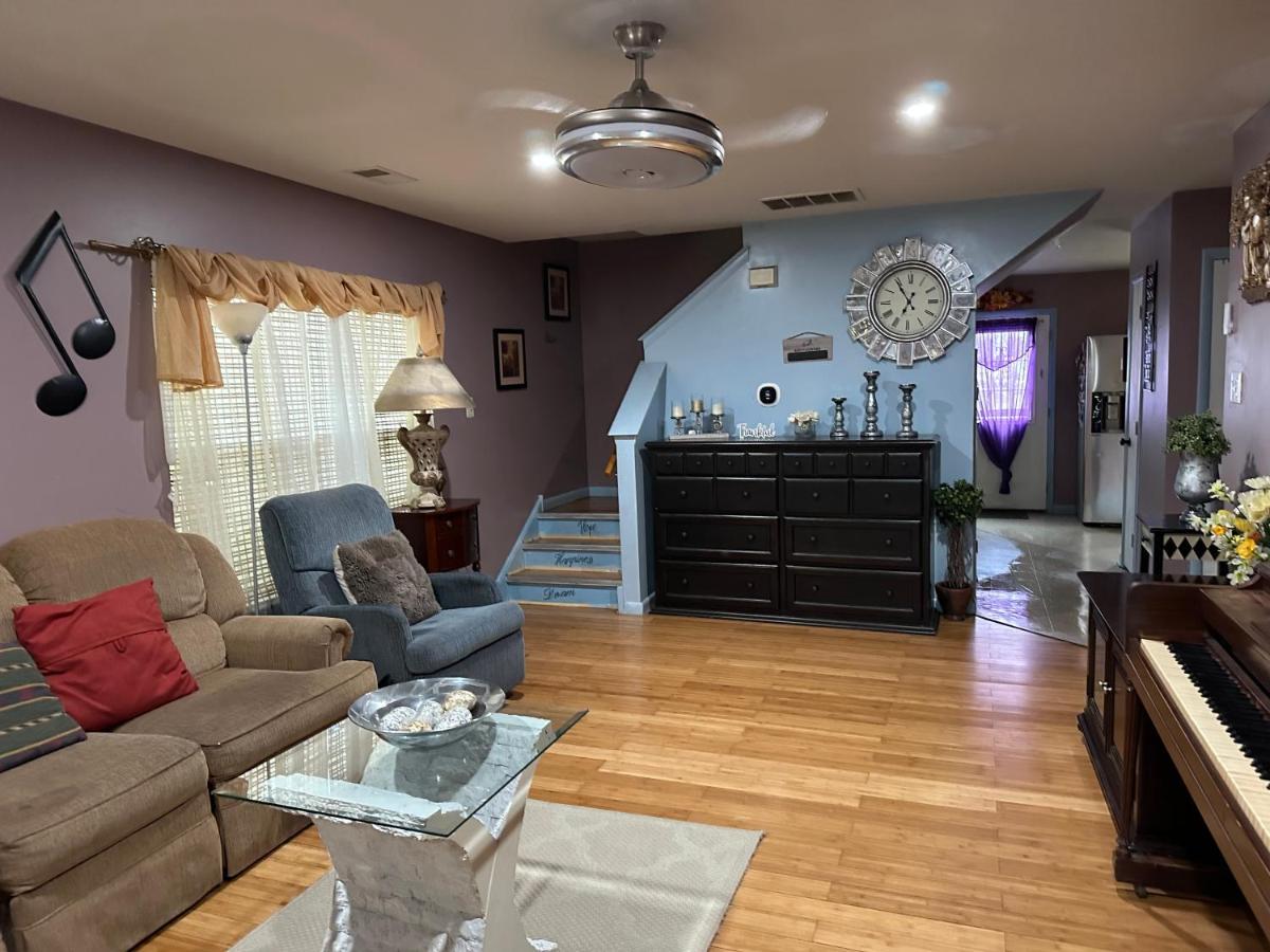 Colorful 3 Bedrooms Twin Home Near Center Philadelphia Dış mekan fotoğraf